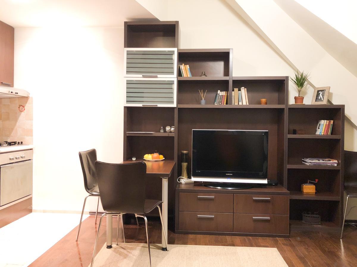 Cozy Flat In Villa Near Old Town Bükreş Dış mekan fotoğraf